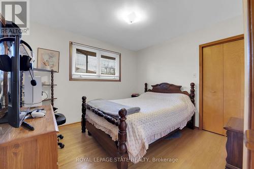 31 Owen Place, Hamilton, ON - Indoor Photo Showing Bedroom