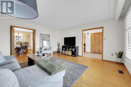 31 Owen Place, Hamilton, ON - Indoor Photo Showing Living Room