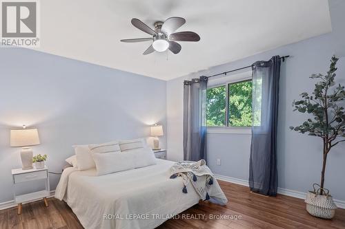 1289 Jalna Boulevard, London, ON - Indoor Photo Showing Bedroom