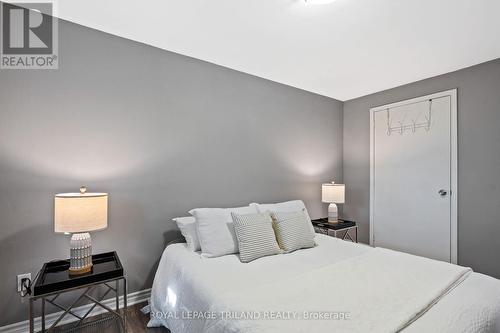 1289 Jalna Boulevard, London, ON - Indoor Photo Showing Bedroom