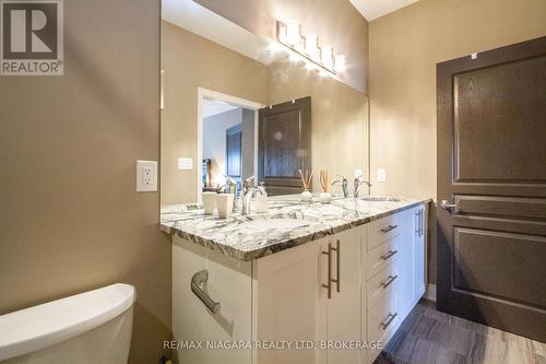 7174 Optimist Lane, Niagara Falls (212 - Morrison), ON - Indoor Photo Showing Bathroom