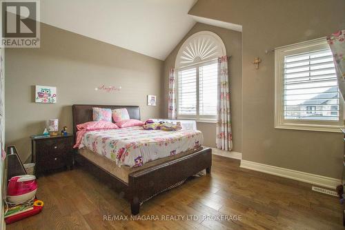 7174 Optimist Lane, Niagara Falls (212 - Morrison), ON - Indoor Photo Showing Bedroom