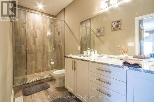 7174 Optimist Lane, Niagara Falls (212 - Morrison), ON - Indoor Photo Showing Bathroom