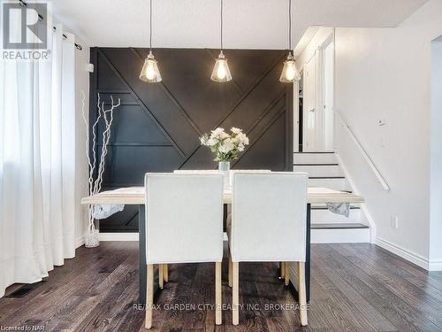 7499 Jubilee Drive, Niagara Falls, ON - Indoor Photo Showing Dining Room