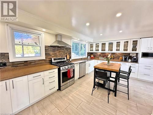 6 Vine Road, Grimsby, ON - Indoor Photo Showing Kitchen