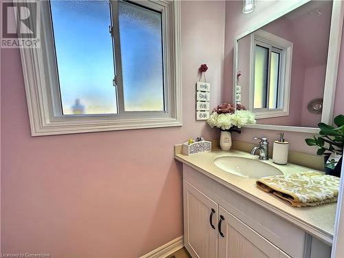 6 Vine Road, Grimsby, ON - Indoor Photo Showing Bathroom