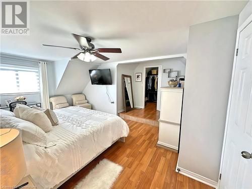 6 Vine Road, Grimsby, ON - Indoor Photo Showing Bedroom