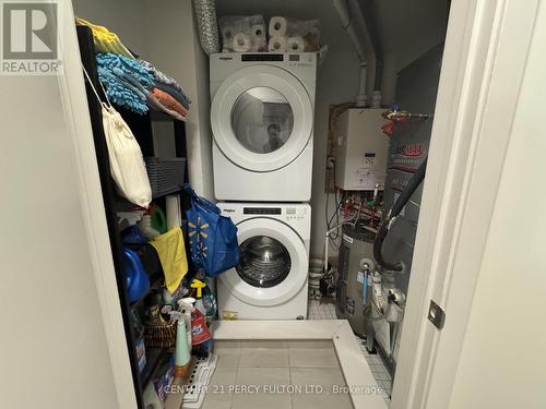 19 - 40 Orchid Place Drive, Toronto, ON - Indoor Photo Showing Laundry Room