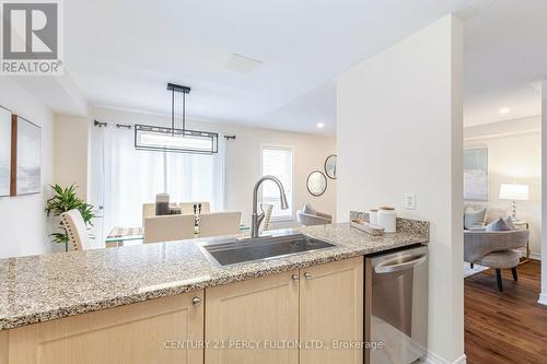 2280 Winlord Place, Oshawa, ON - Indoor Photo Showing Kitchen With Upgraded Kitchen