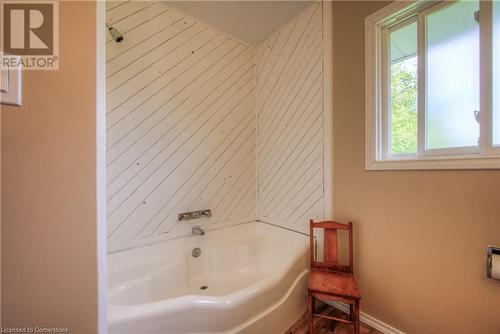 Bathroom with a bathing tub - 8 Gerrard Avenue, Cambridge, ON - Indoor Photo Showing Bathroom