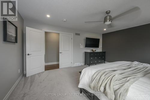 1962 Kilgorman Way, London, ON - Indoor Photo Showing Bedroom