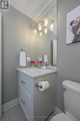 1962 Kilgorman Way, London, ON - Indoor Photo Showing Bathroom