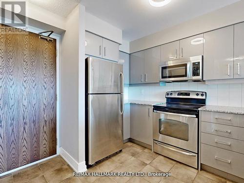 503 - 185 Oneida Crescent E, Richmond Hill, ON - Indoor Photo Showing Kitchen