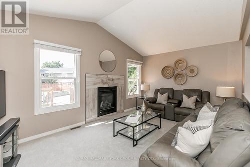 29 Eves Court, Newmarket, ON - Indoor Photo Showing Living Room With Fireplace