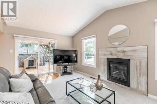 29 Eves Court, Newmarket, ON - Indoor Photo Showing Living Room With Fireplace