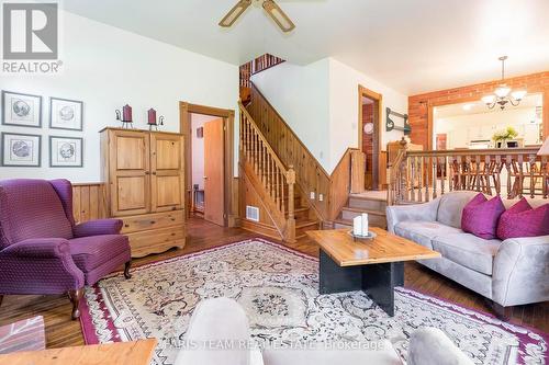 4 Thomas Street, Adjala-Tosorontio, ON - Indoor Photo Showing Living Room