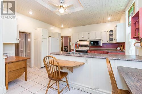 4 Thomas Street, Adjala-Tosorontio, ON - Indoor Photo Showing Kitchen