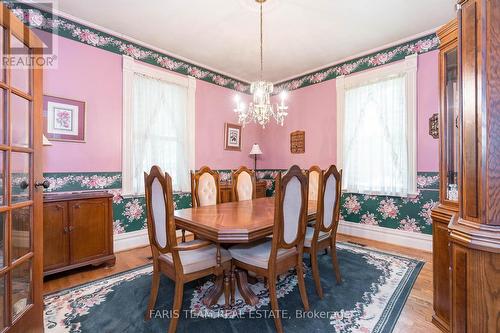 4 Thomas Street, Adjala-Tosorontio, ON - Indoor Photo Showing Dining Room