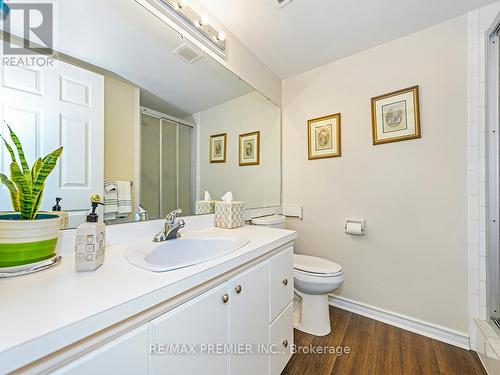 104 - 95 La Rose Avenue, Toronto, ON - Indoor Photo Showing Bathroom