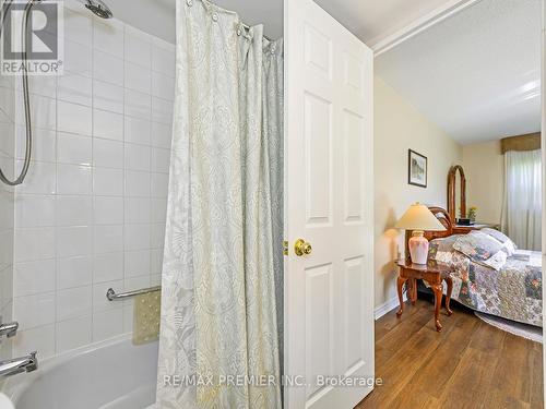 104 - 95 La Rose Avenue, Toronto, ON - Indoor Photo Showing Bathroom