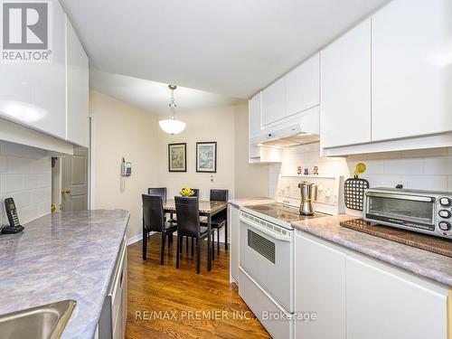 104 - 95 La Rose Avenue, Toronto, ON - Indoor Photo Showing Kitchen