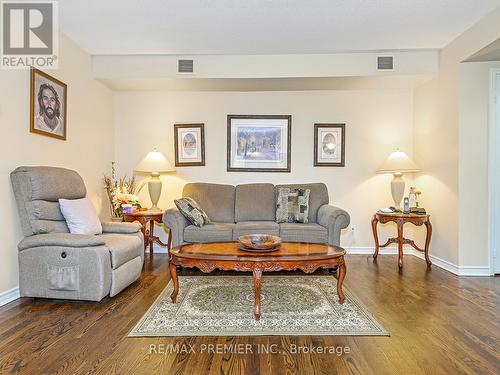 104 - 95 La Rose Avenue, Toronto, ON - Indoor Photo Showing Living Room