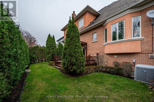 2184 Providence Road, Oakville, ON - Outdoor With Exterior