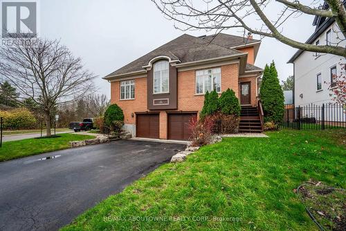 2184 Providence Road, Oakville, ON - Outdoor With Facade