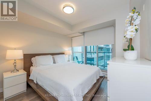 802 - 80 Esther Lorrie Drive, Toronto, ON - Indoor Photo Showing Bedroom