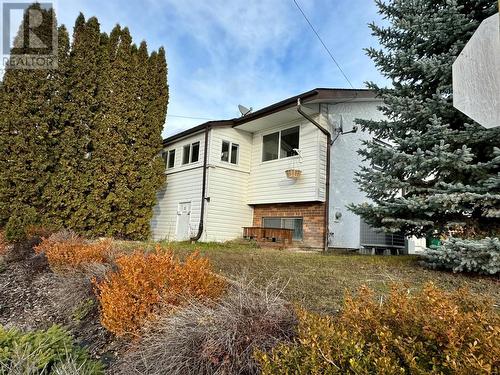 706 Cedar Street, Creston, BC - Outdoor