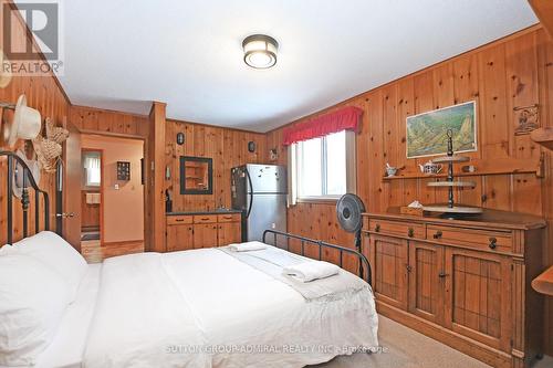 326 Indian Point Road, Kawartha Lakes, ON - Indoor Photo Showing Bedroom