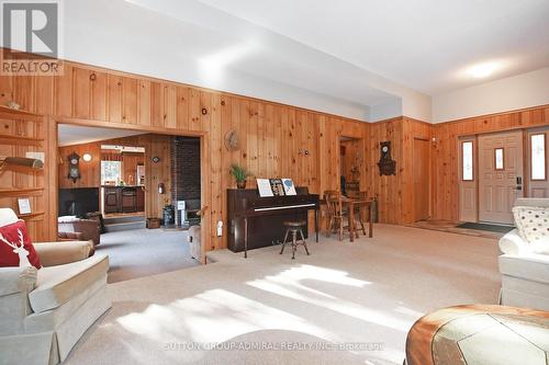 326 Indian Point Road, Kawartha Lakes, ON - Indoor Photo Showing Living Room