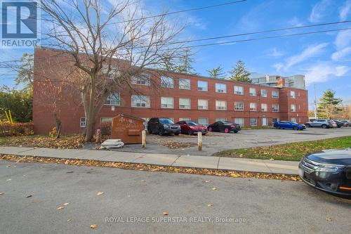 201 - 57 Mericourt Road, Hamilton, ON - Outdoor