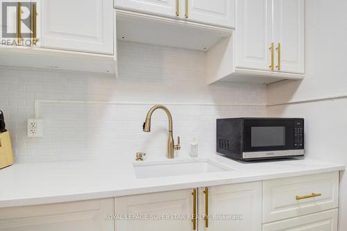 201 - 57 Mericourt Road, Hamilton, ON - Indoor Photo Showing Kitchen