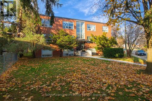 201 - 57 Mericourt Road, Hamilton, ON - Outdoor