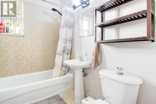 201 - 57 Mericourt Road, Hamilton, ON - Indoor Photo Showing Bathroom