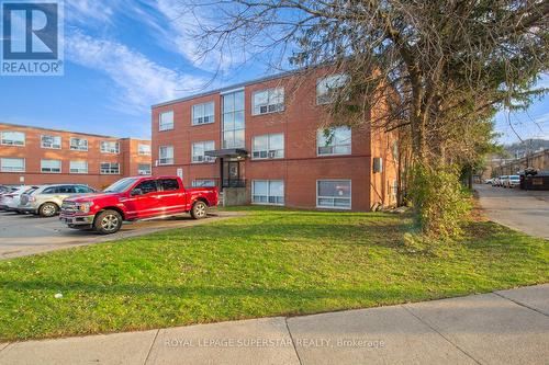 201 - 57 Mericourt Road, Hamilton, ON - Outdoor