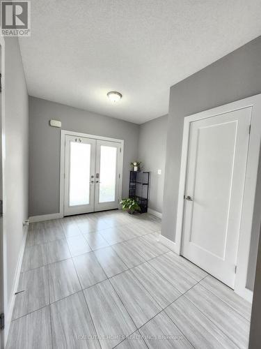 2205 Wateroak Drive, London, ON - Indoor Photo Showing Other Room