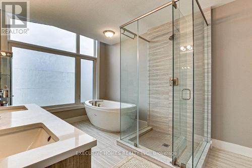 2205 Wateroak Drive, London, ON - Indoor Photo Showing Bathroom