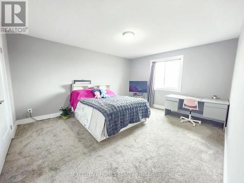 2205 Wateroak Drive, London, ON - Indoor Photo Showing Bedroom