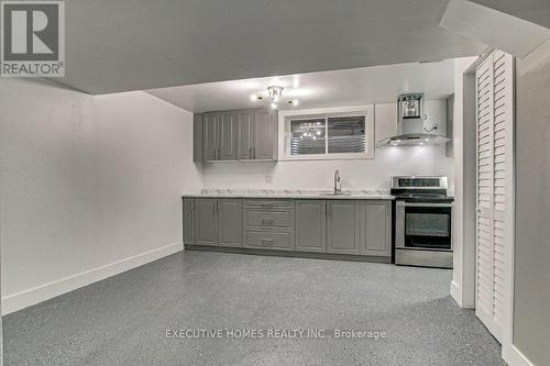 2205 Wateroak Drive, London, ON - Indoor Photo Showing Kitchen