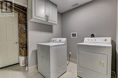 2205 Wateroak Drive, London, ON - Indoor Photo Showing Laundry Room