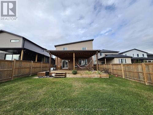 2205 Wateroak Drive, London, ON - Outdoor