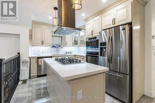 195 Tragina Avenue N, Hamilton, ON - Indoor Photo Showing Kitchen With Stainless Steel Kitchen With Upgraded Kitchen