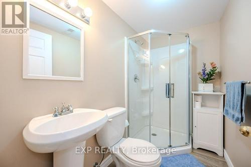 81 Windflower Drive, Kitchener, ON - Indoor Photo Showing Bathroom