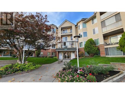 3163 Richter Street Unit# 422, Kelowna, BC - Outdoor With Balcony With Facade