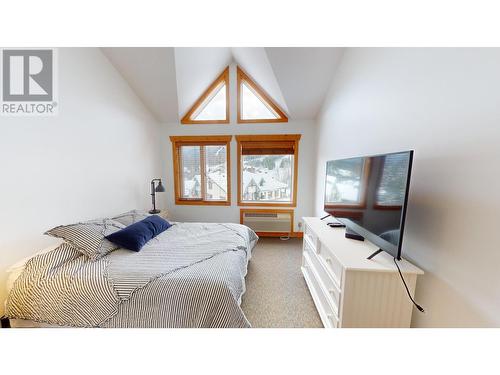 5350 Highline Drive Unit# 2315, Fernie, BC - Indoor Photo Showing Bedroom