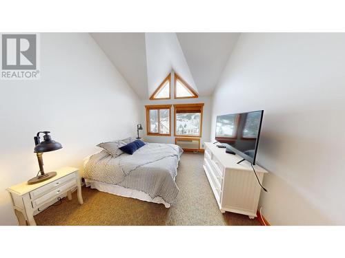 5350 Highline Drive Unit# 2315, Fernie, BC - Indoor Photo Showing Bedroom