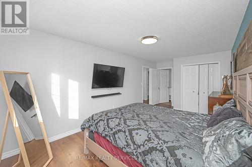 25 Westvillage Drive, Hamilton, ON - Indoor Photo Showing Bedroom