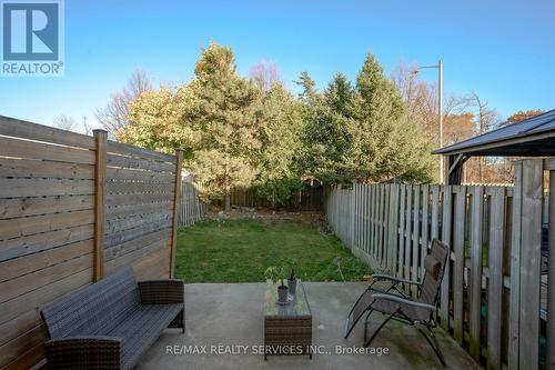 25 Westvillage Drive, Hamilton, ON - Outdoor